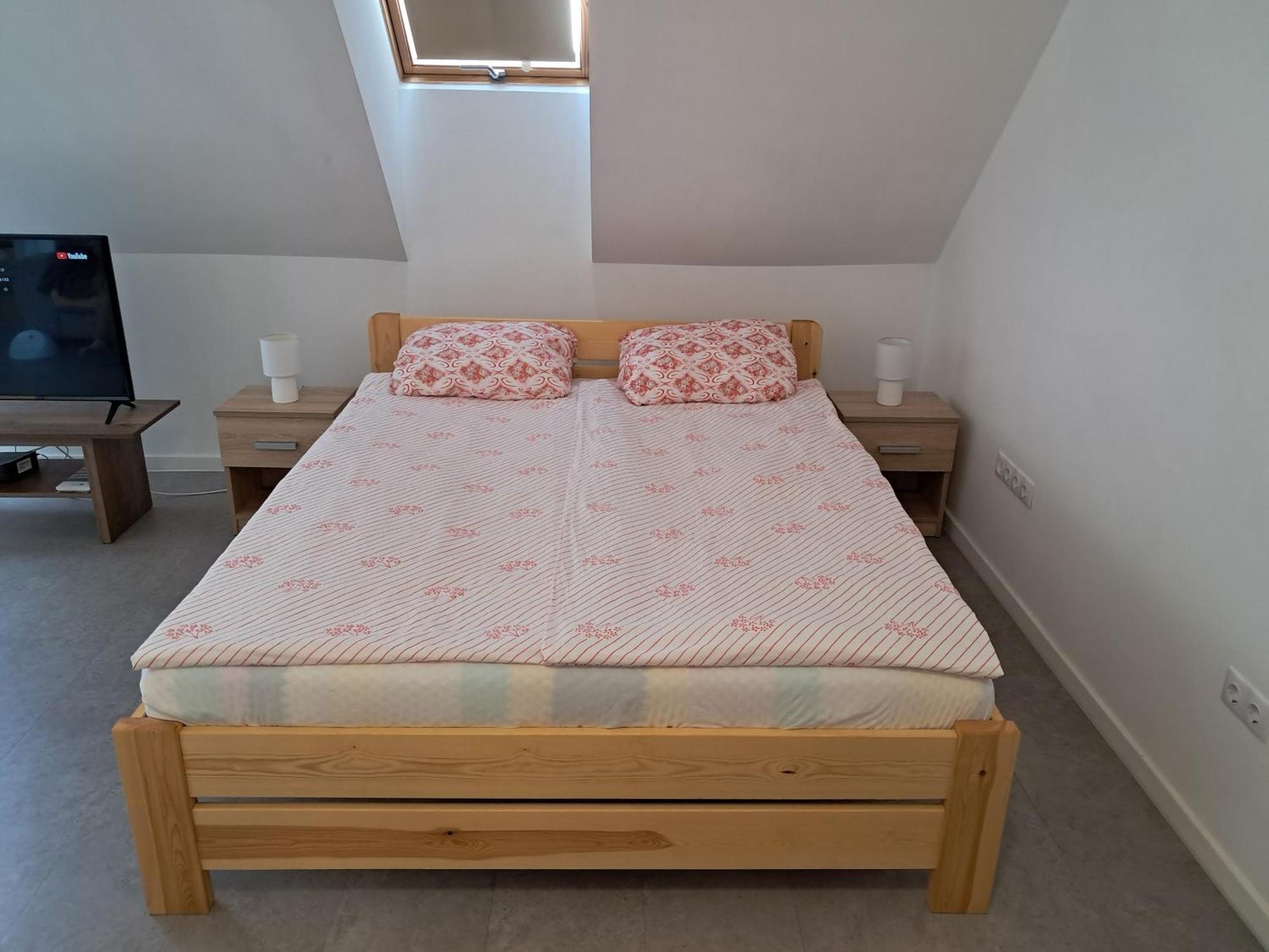 Atkacs Home 杰尔 外观 照片